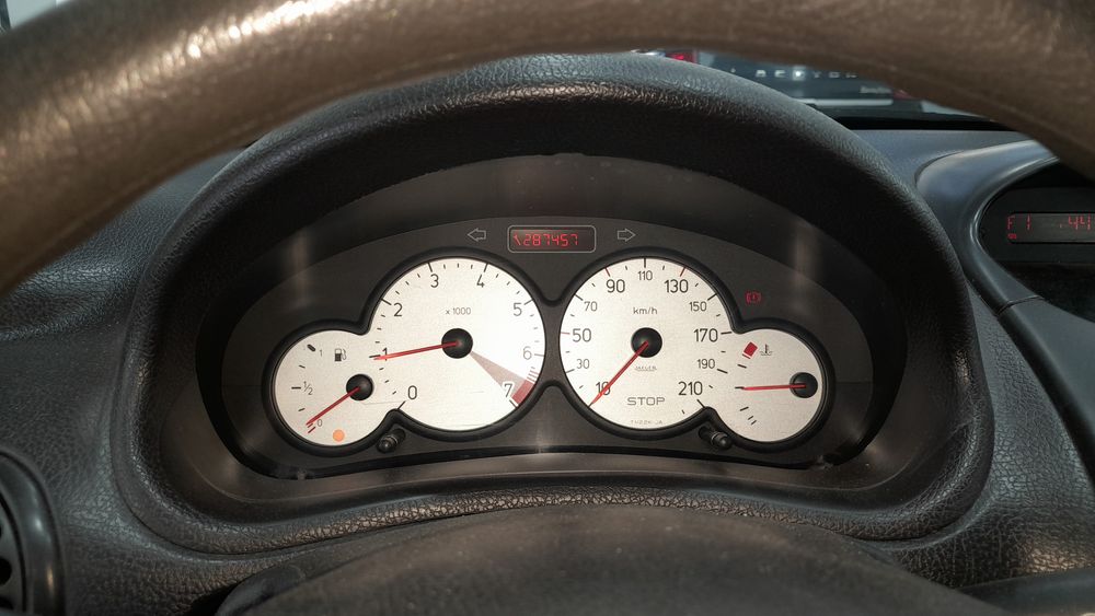 پژو-206 صندوقدار-1390