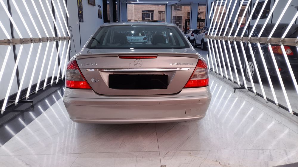 بنز-E-2010