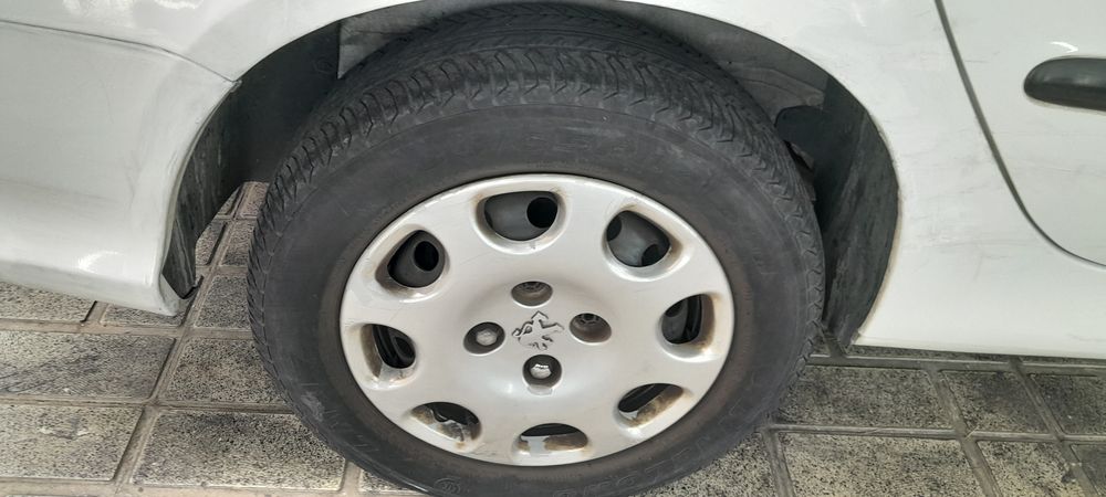 پژو-206 صندوقدار-1390