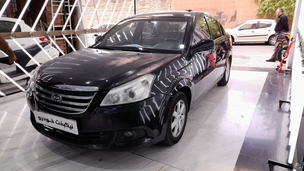 ام وی ام-550-1395