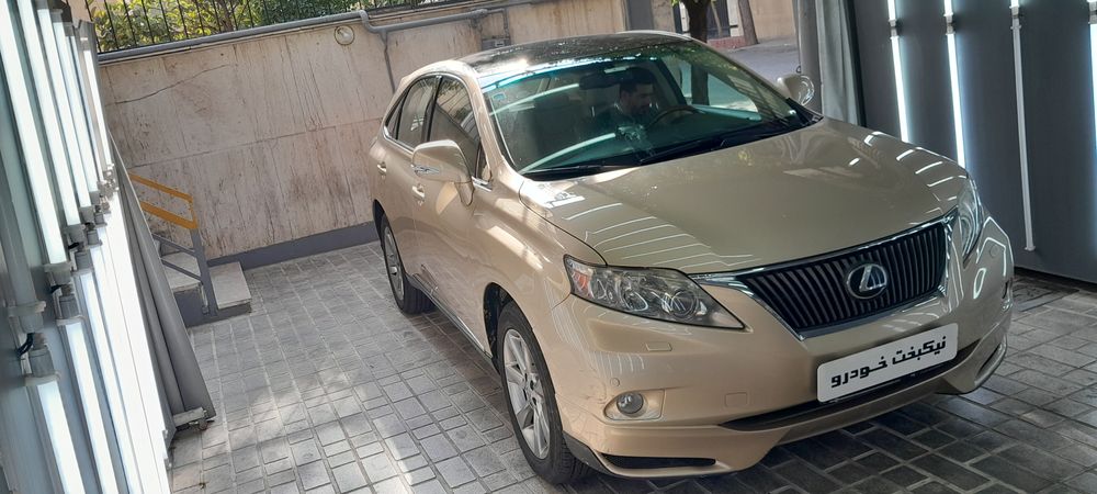 لکسوس-RX-2010
