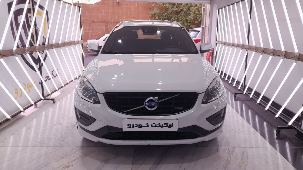 ولوو-XC60-2014
