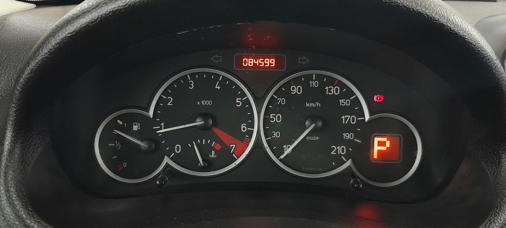 پژو-206 صندوقدار-1390