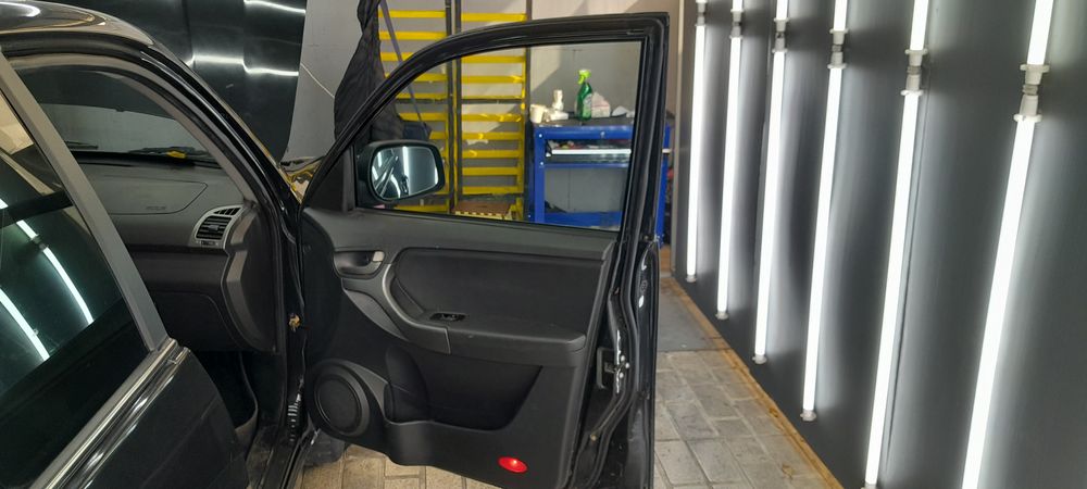 ام وی ام-X33-1395