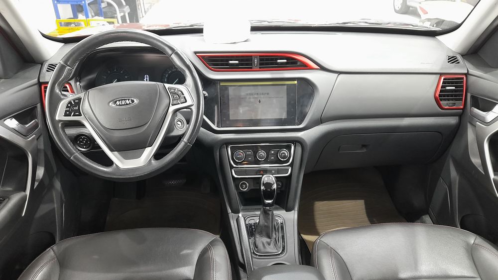 ام وی ام-X33-1396