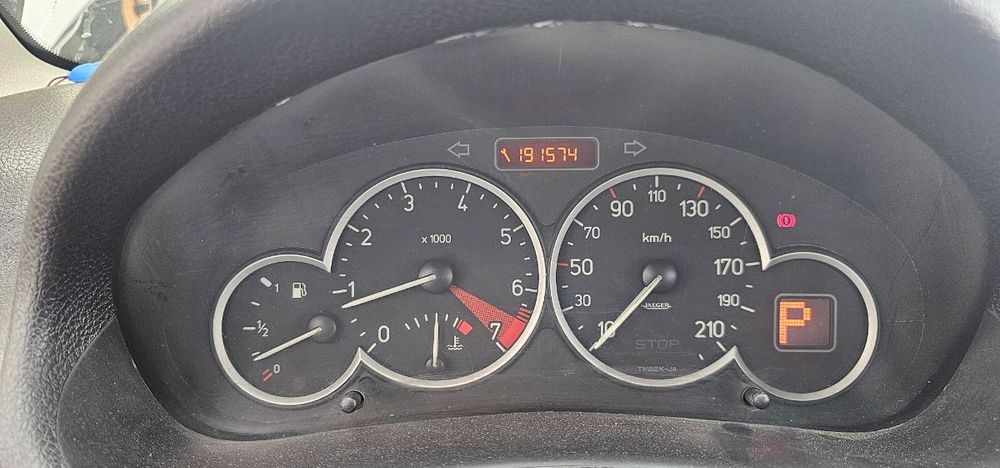 پژو-206 صندوقدار-1390