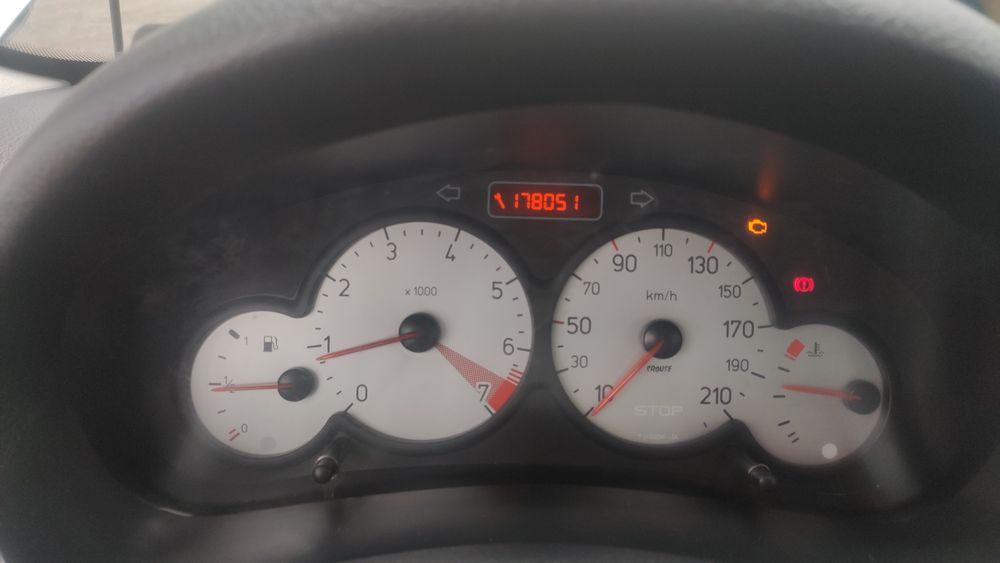 پژو-206 صندوقدار-1396