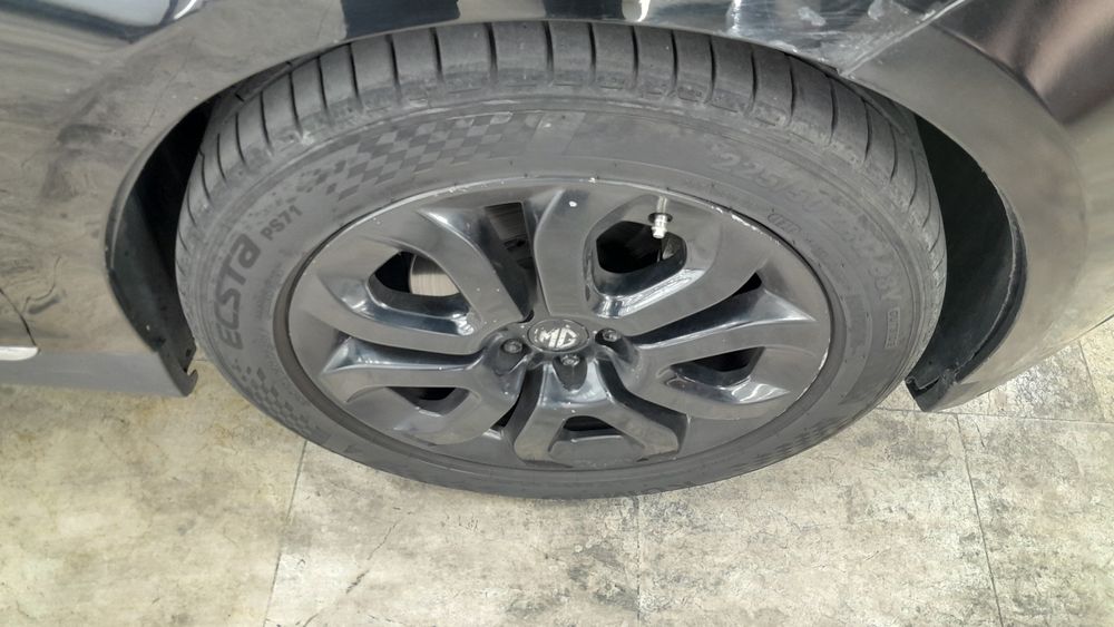 ام جی-550-2012