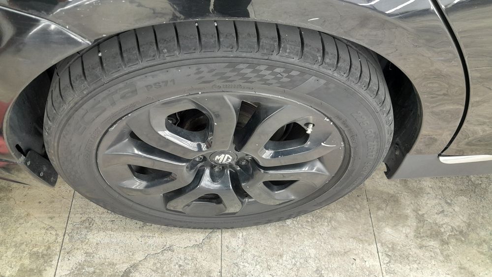 ام جی-550-2012
