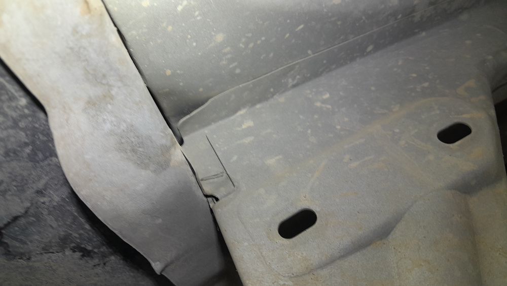defect-car-پژو-پارس XU7 P-1402