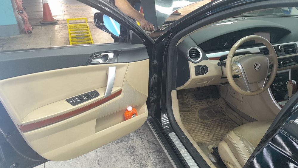 ام جی-550-2010