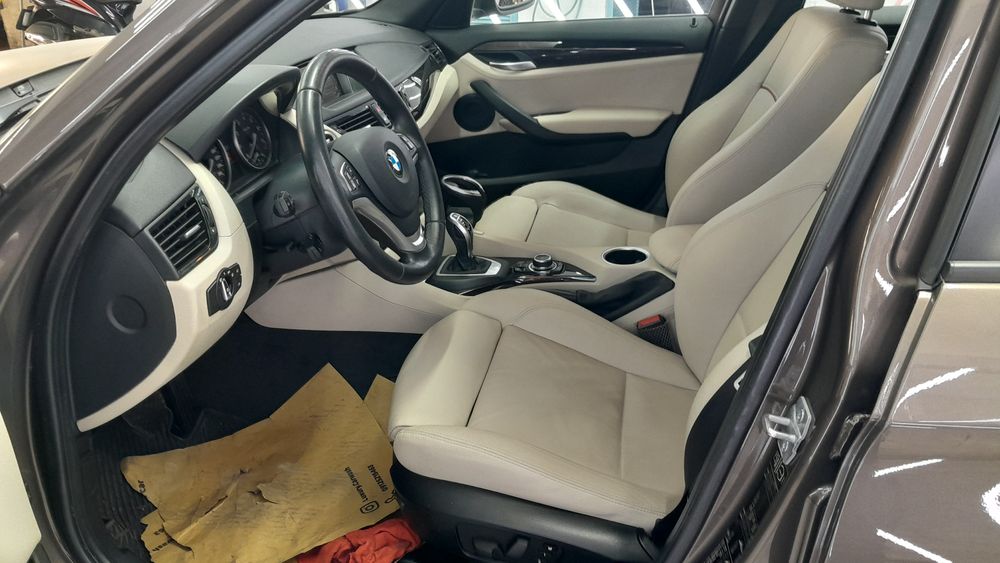 بی ام و-X1-2013