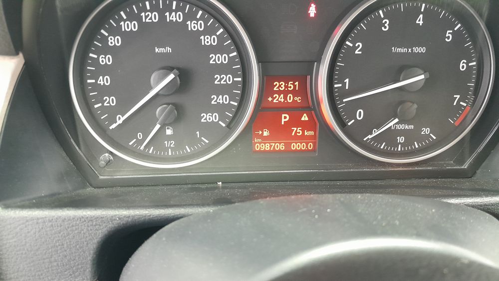 بی ام و-X1-2013