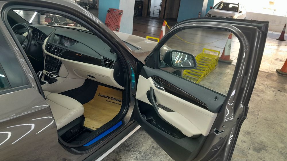 بی ام و-X1-2013