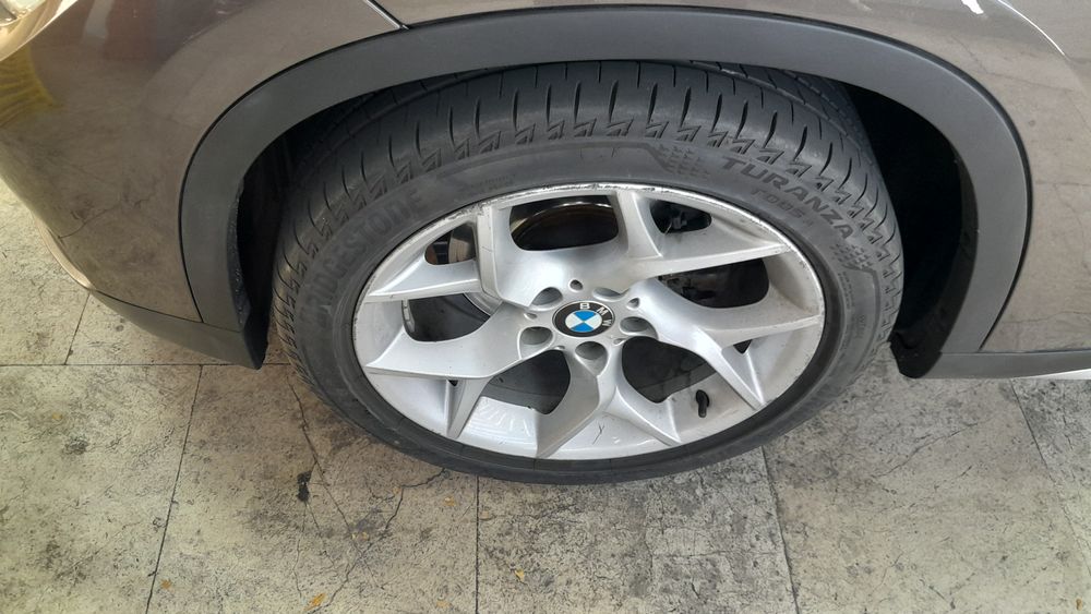 بی ام و-X1-2013