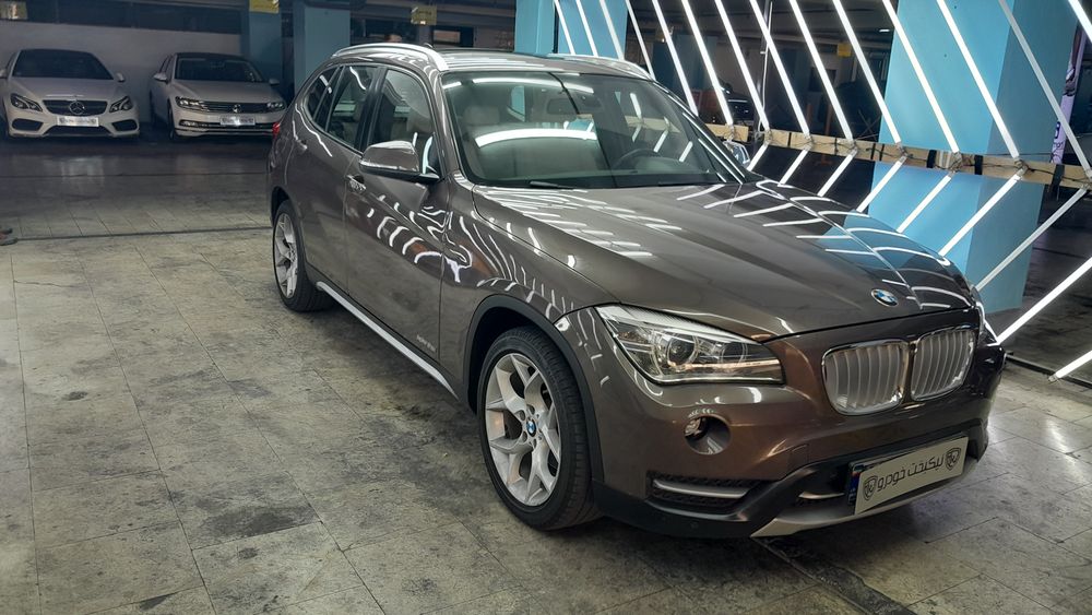 بی ام و-X1-2013