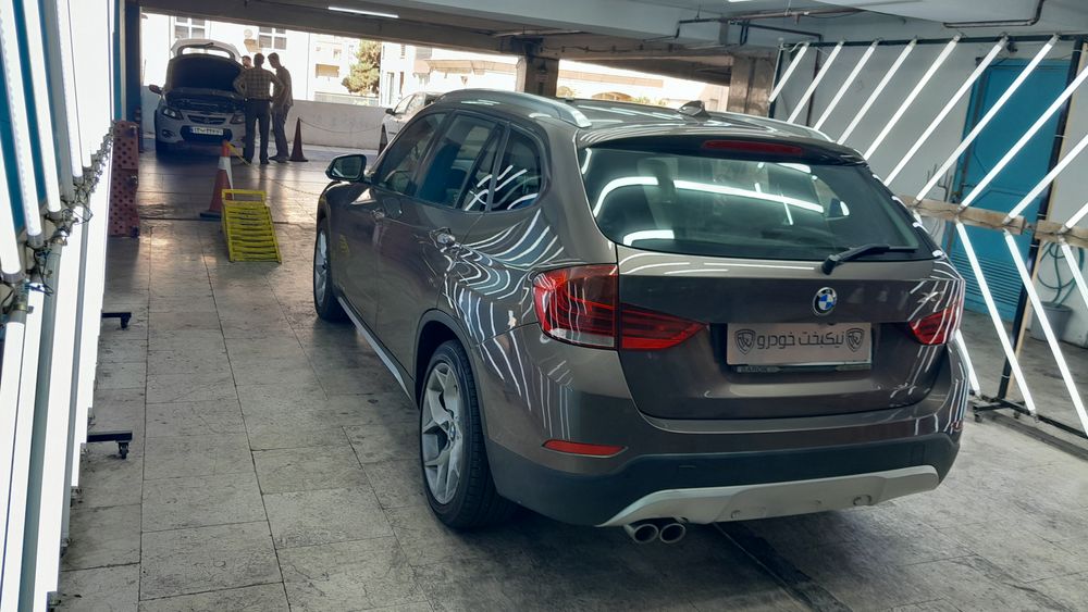 بی ام و-X1-2013