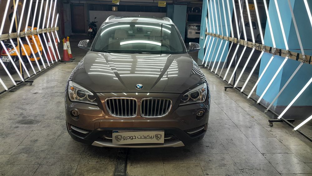 بی ام و-X1-2013