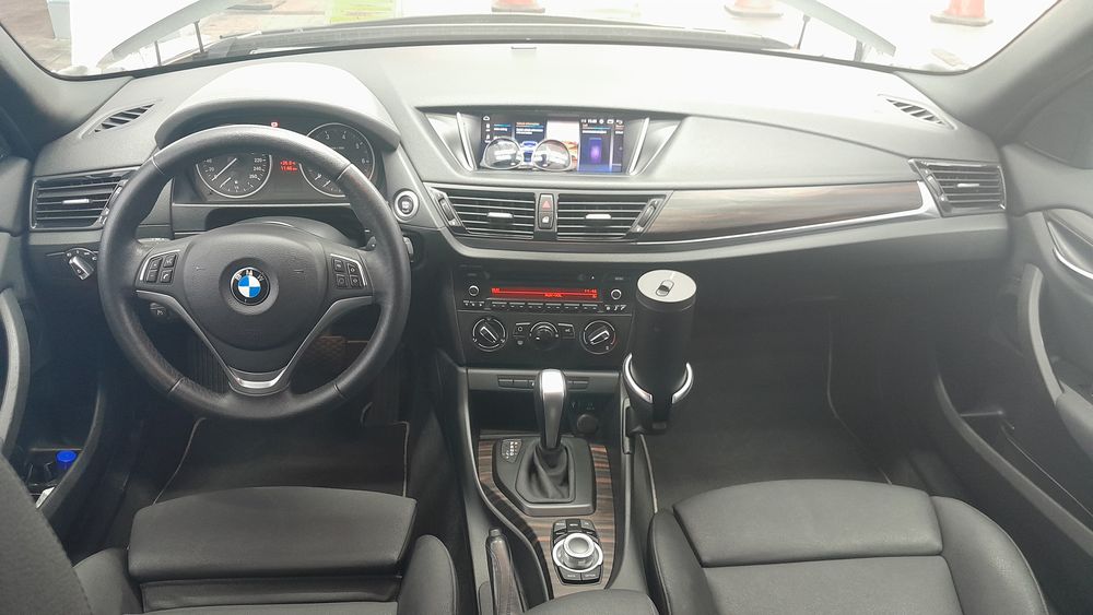 بی ام و-X1-2015