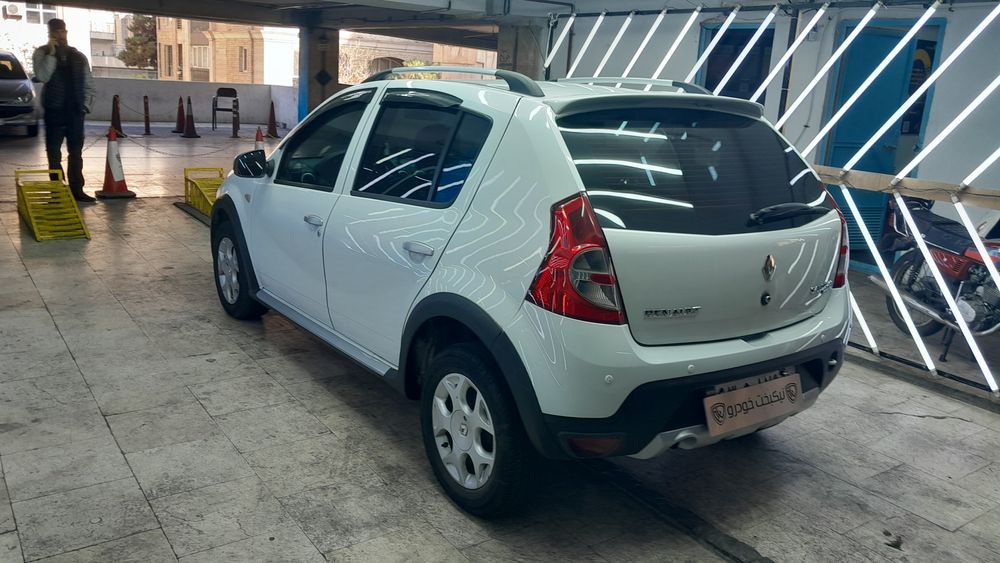 رنو-ساندرو استپ وی-1396