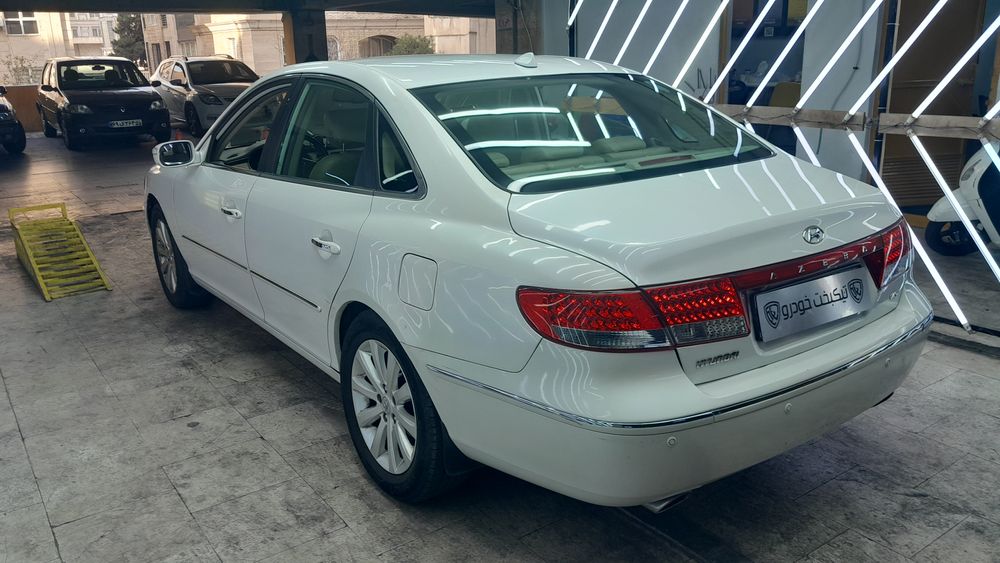 هیوندای-آزرا-2010