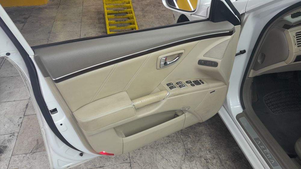 هیوندای-آزرا-2010