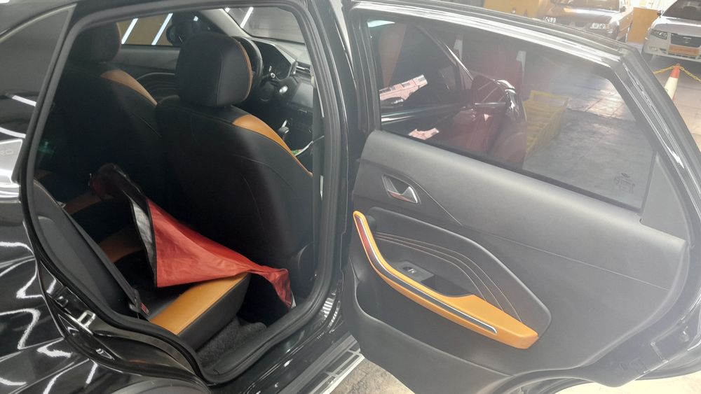 ام وی ام-x22-1402