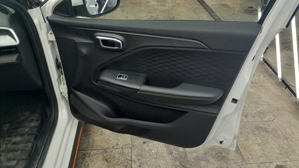 ام وی ام-X33 S-1404