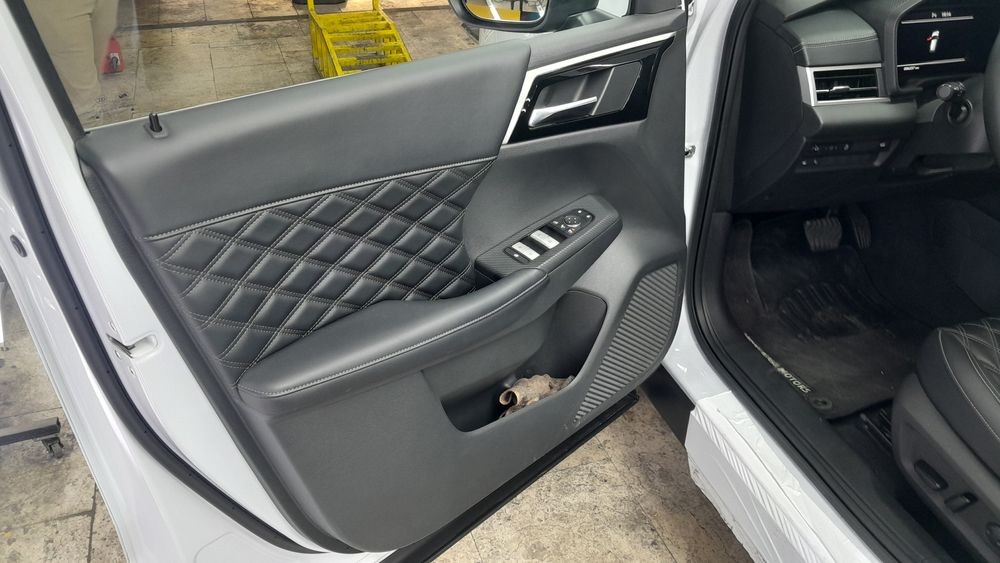 میتسوبیشی-اوتلندر-2023