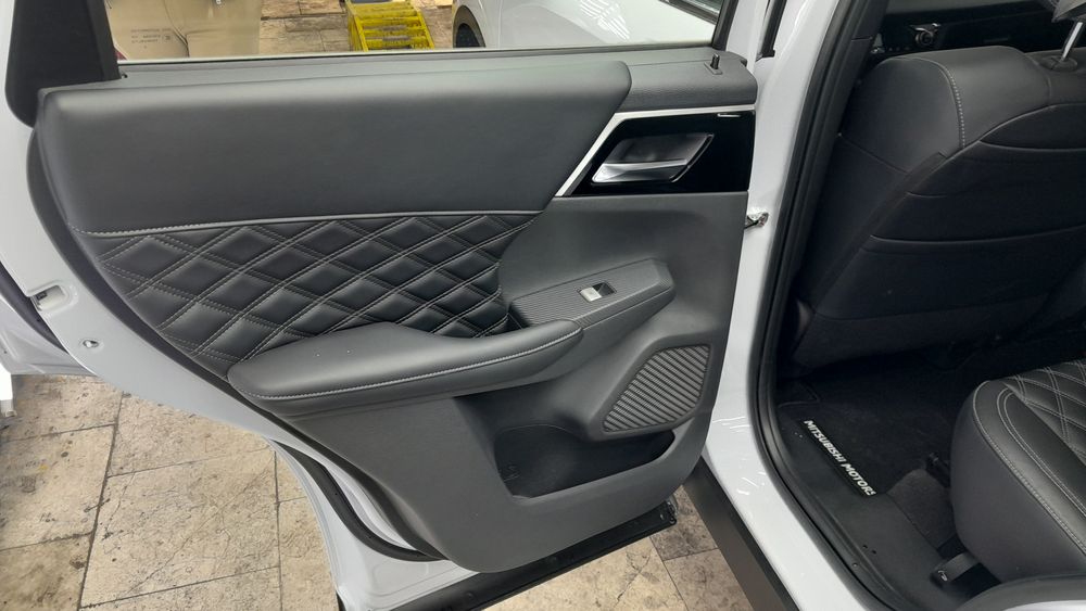 میتسوبیشی-اوتلندر-2023