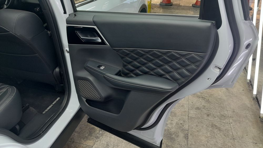 میتسوبیشی-اوتلندر-2023