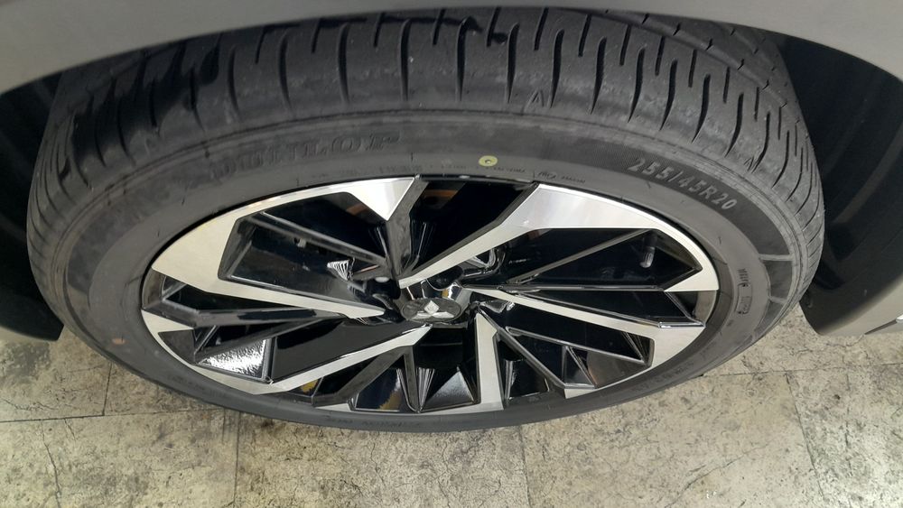 میتسوبیشی-اوتلندر-2023