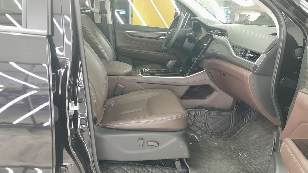 نیسان-ترا-2025