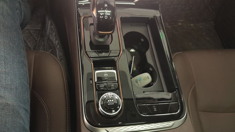 نیسان-ترا-2025