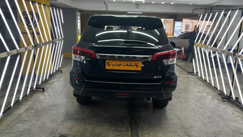 نیسان-ترا-2025