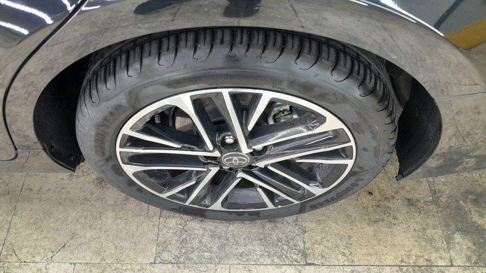 تویوتا-کمری هیبرید-2024