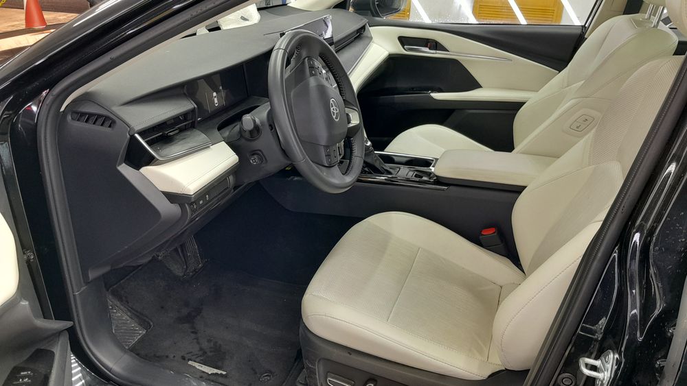 تویوتا-کمری هیبرید-2024