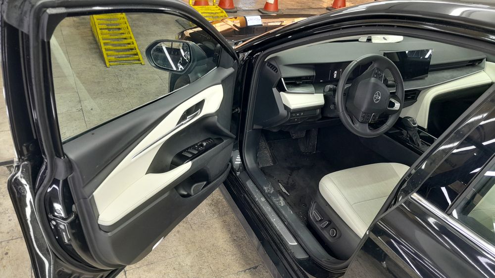 تویوتا-کمری هیبرید-2024