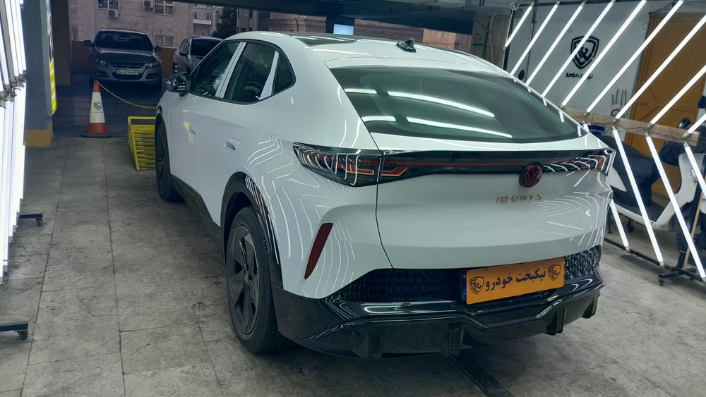 Volkswagen-ID.UNYX-2025