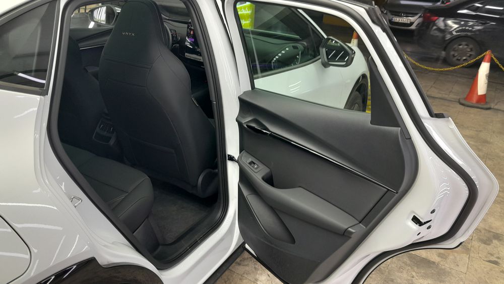 Volkswagen-ID.UNYX-2025