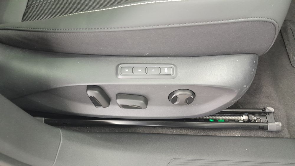 Volkswagen-ID.UNYX-2025