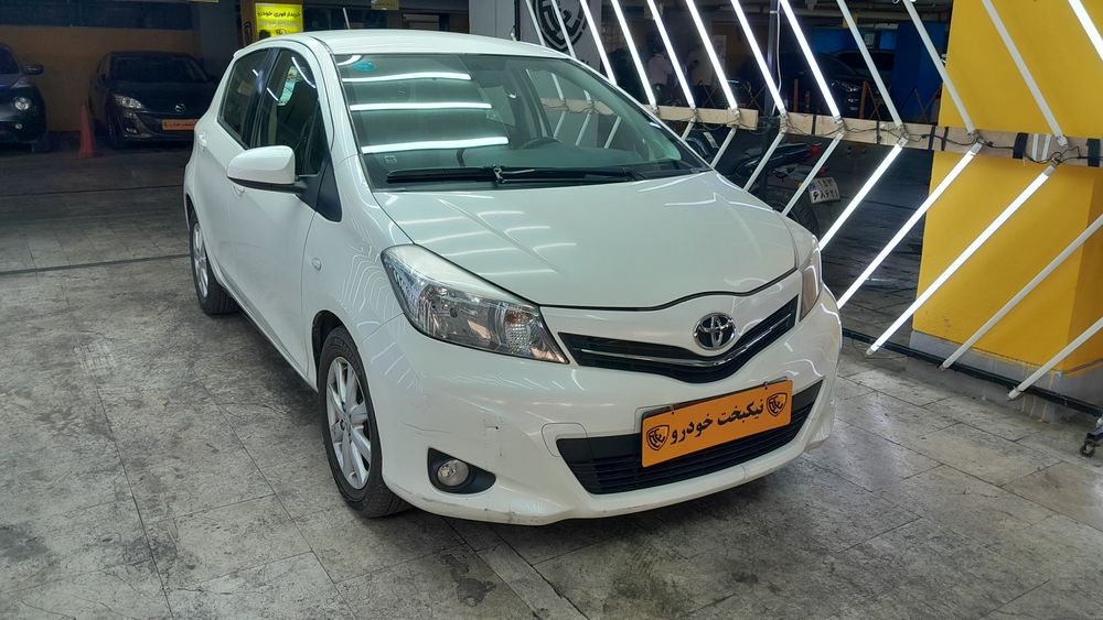 تویوتا-یاریس-2013