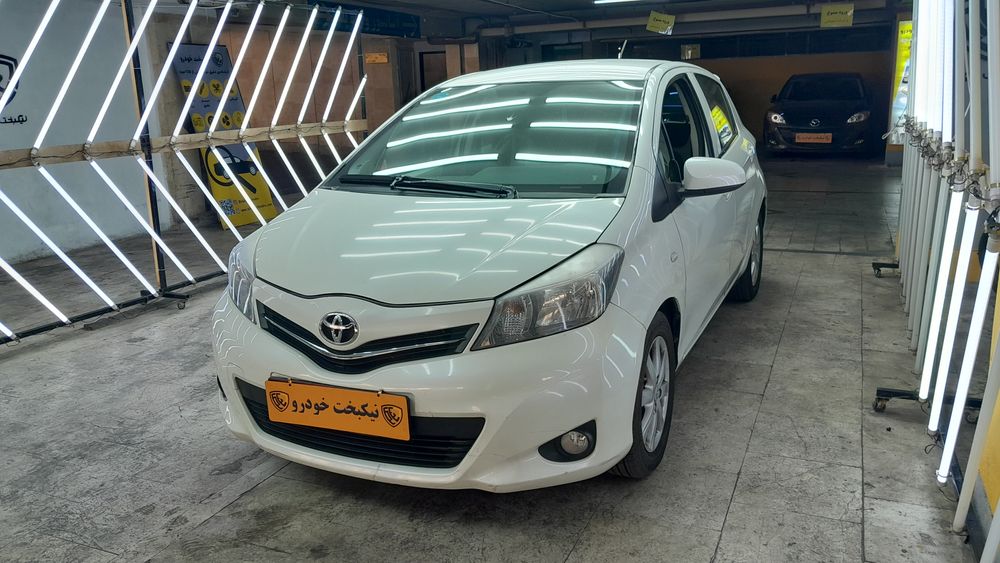 تویوتا-یاریس-2013