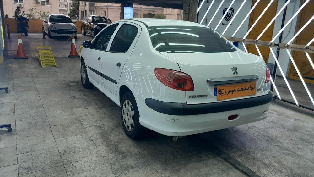 پژو-206 صندوقدار-1395