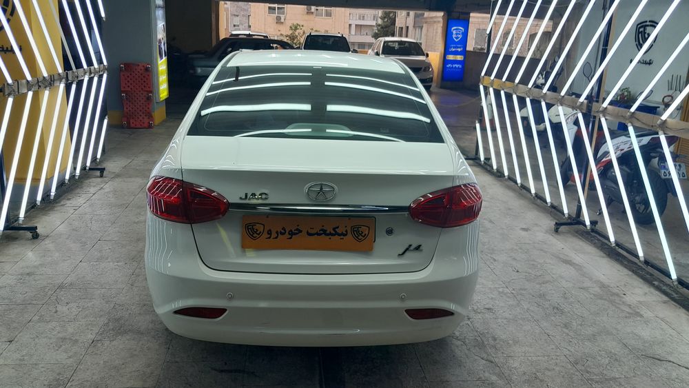 جک-J 4-1403