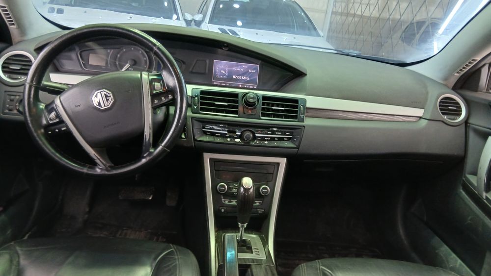 ام جی-550-2012