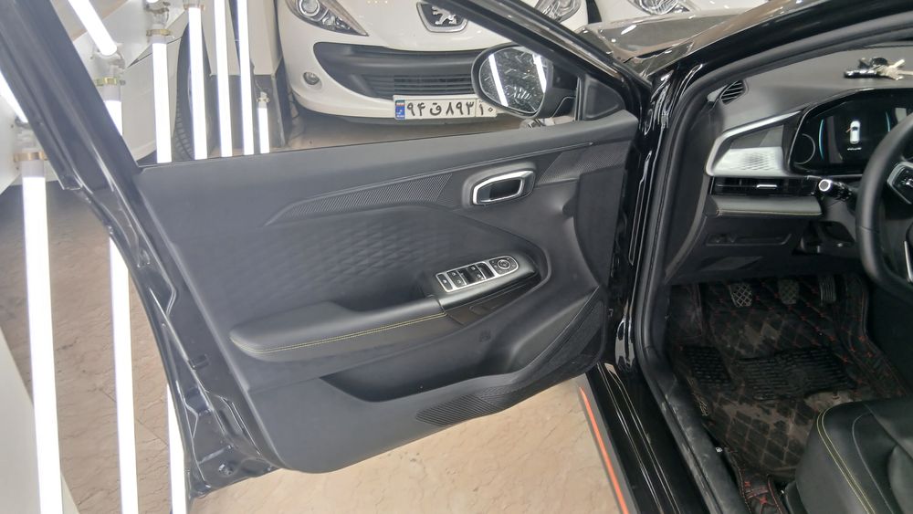 ام وی ام-X33-1402