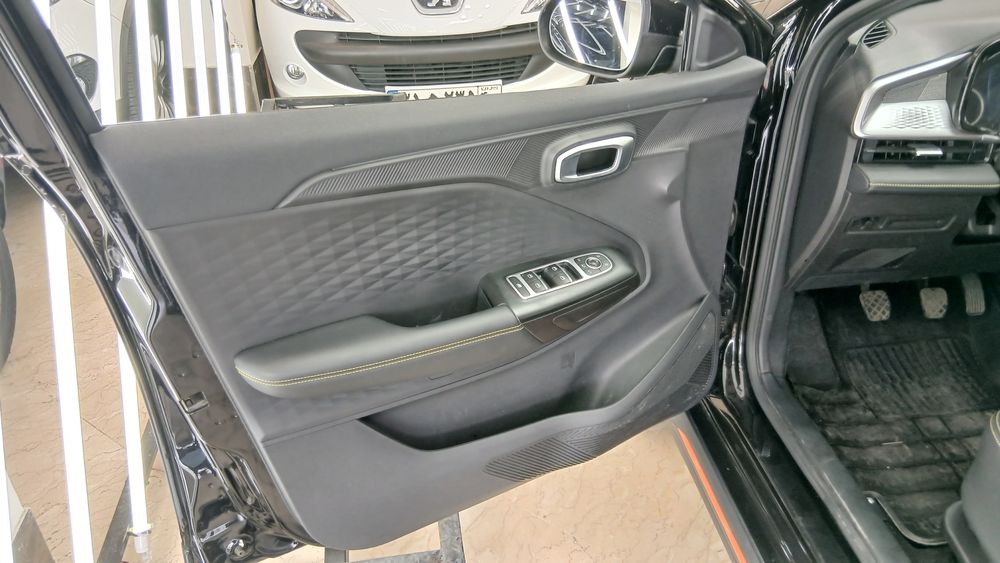 ام وی ام-X33-1403