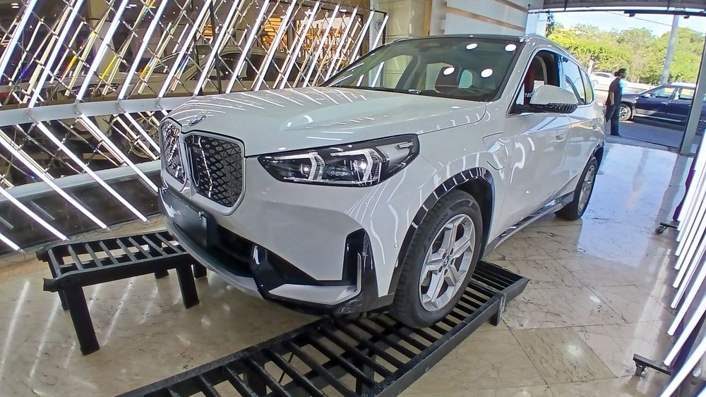 بی ام و-IX 1-2025