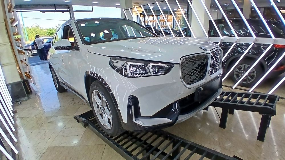 بی ام و-IX 1-2025